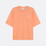 T-shirt unissexo da marca 30Fied, em tom coral. Modelo oversized de manga curta, com bordados e estampados diferenciadores. Confecionada em tecido macio, com acabamento de alta qualidade.